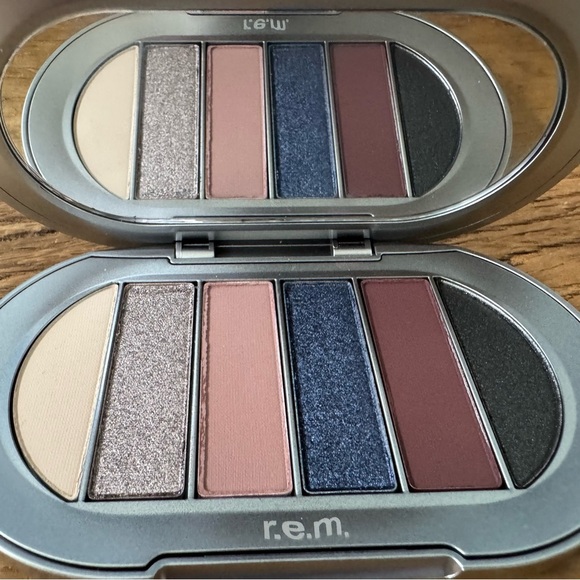 NEW IN BOX r.e.m. Midnight Shadows Eyeshadow Palette ~ Midnight Snack rem - Picture 11 of 14
